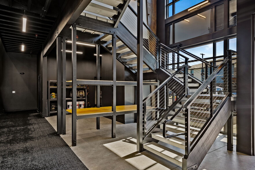 More Photos Of 6902 Rodeo Dr, Pasco Flex For Lease