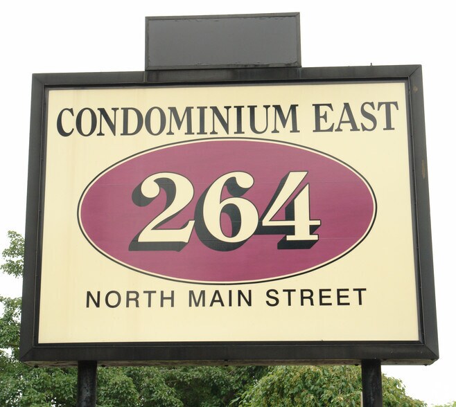 More Photos Of 264 N Main St, East Longmeadow Medical For Lease