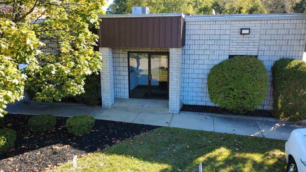Primary Photo Of 4517-4525 Renaissance Pky, Warrensville Heights Office For Lease