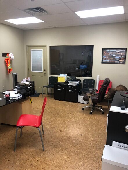 More Photos Of 439 S 3rd Ave, Avondale Manufacturing For Sale