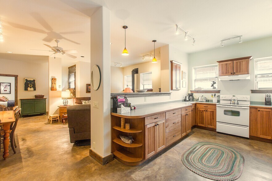 More Photos Of 115 / 117 / 119 7th Ave, Ouray Apartments For Sale