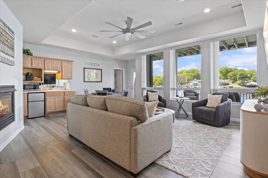 More Photos Of 415 Gardenia Cir, Sunrise Beach Hospitality For Sale