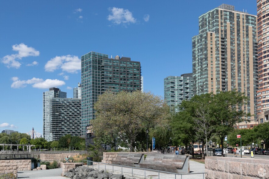More Photos Of 47-20 Center Blvd, Long Island City Apartments For Lease