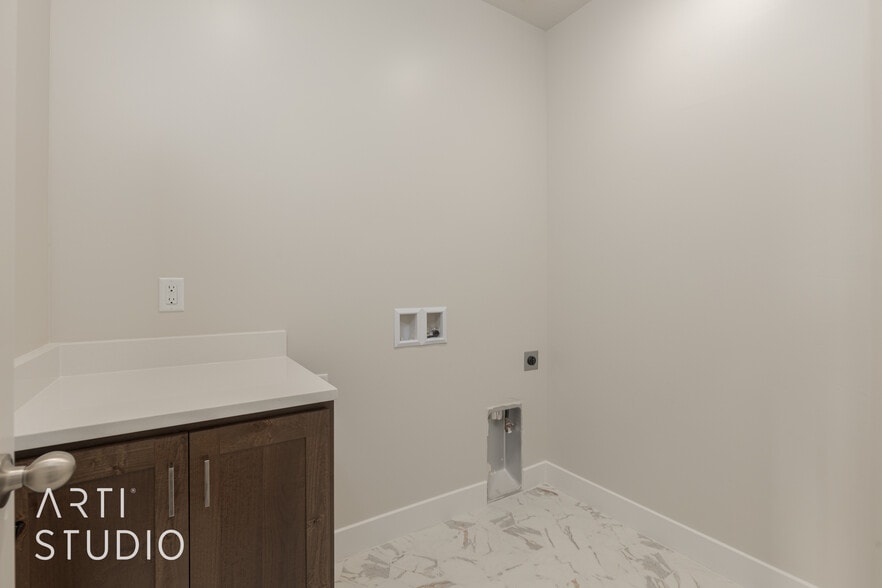 More Photos Of 1990 W 250 S, Hurricane Apartments For Sale