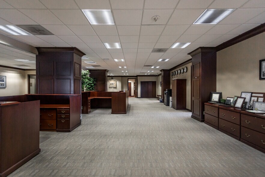 More Photos Of 7300 Woodward Ave, Detroit Office For Lease