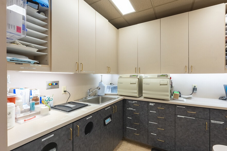 More Photos Of 3136 Squalicum Pky, Bellingham Medical For Sale