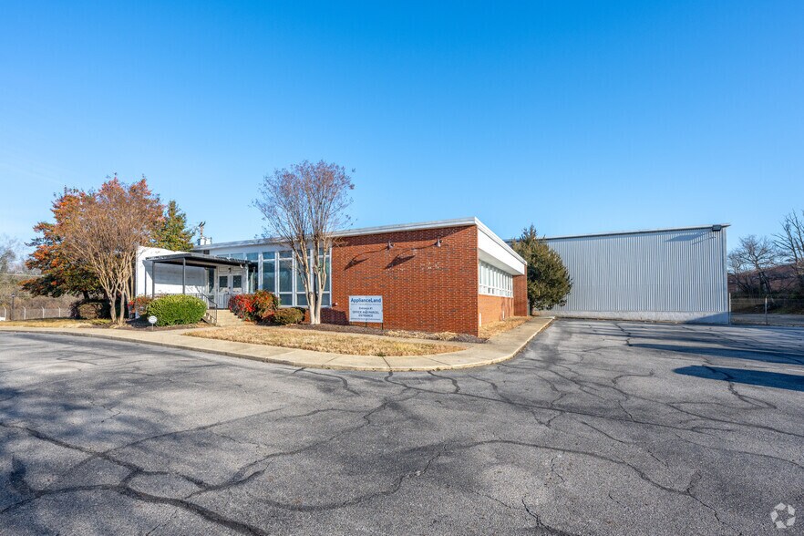 More Photos Of 7000 Old Landover Rd, Landover Warehouse For Lease
