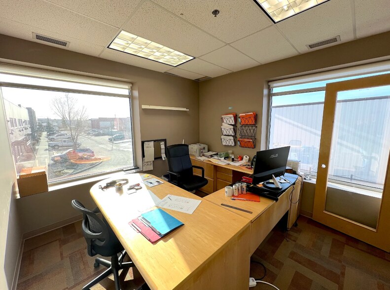 More Photos Of 10672 46th St SE, Calgary Light Distribution For Sale