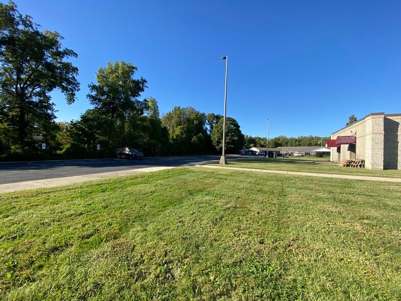 More Photos Of 4311 Old Indiana 261, Newburgh Medical For Sale