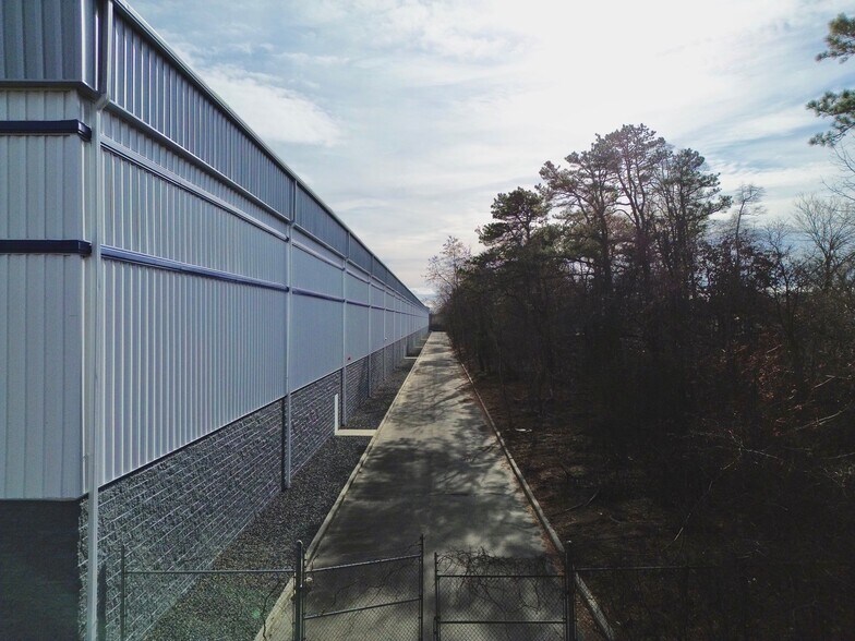 More Photos Of 145 Candlewood Rd, Bay Shore Warehouse For Lease