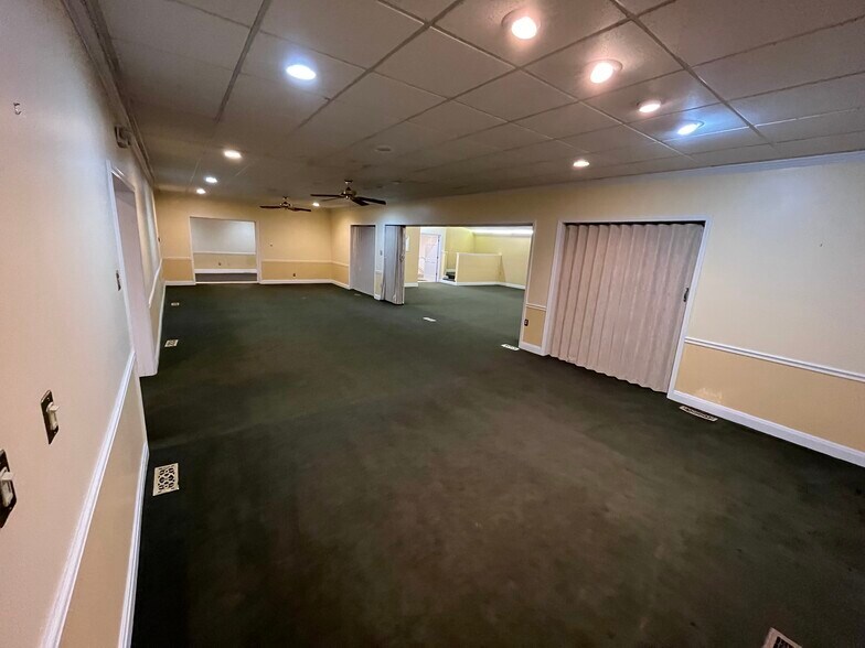 More Photos Of 110 B St, Saint Albans Funeral Home For Sale