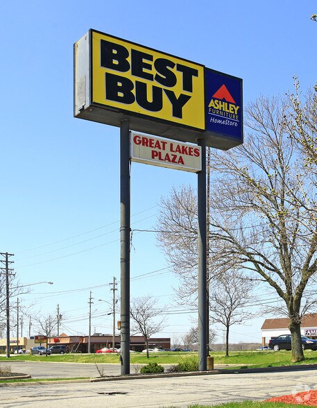 More Photos Of 7900 Plaza Blvd, Mentor General Retail For Lease