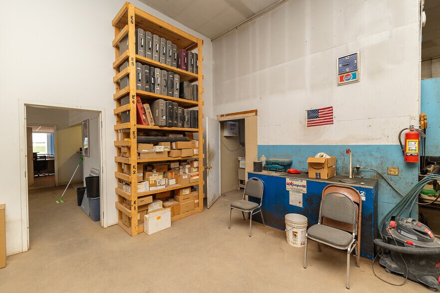 More Photos Of 890 N State Road 14, Harper Auto Dealership For Sale