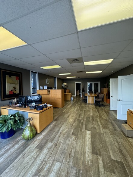 More Photos Of 1700 S Division Ave, Orlando Industrial For Lease