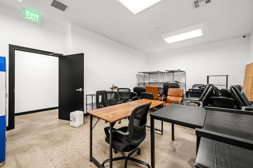 More Photos Of 1440 Cota Ave, Long Beach Distribution For Lease