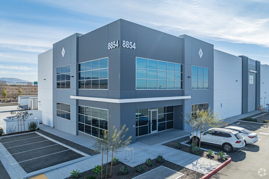 More Photos Of 8854 Cypress Ct, San Diego Warehouse For Sale