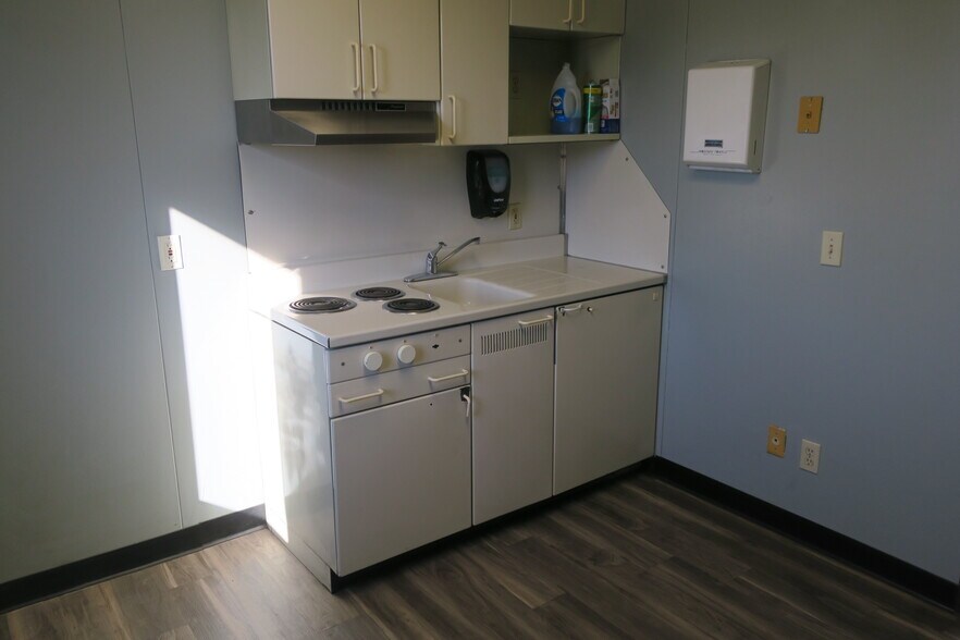 More Photos Of 3600 S Council Rd, Oklahoma City Manufacturing For Lease