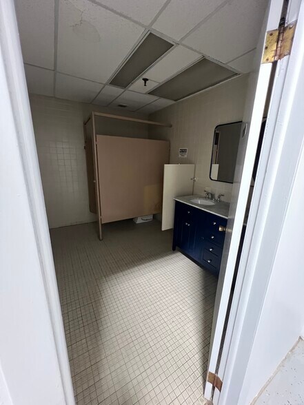 More Photos Of 1-5 Columbia Rd, Branchburg Light Manufacturing For Lease