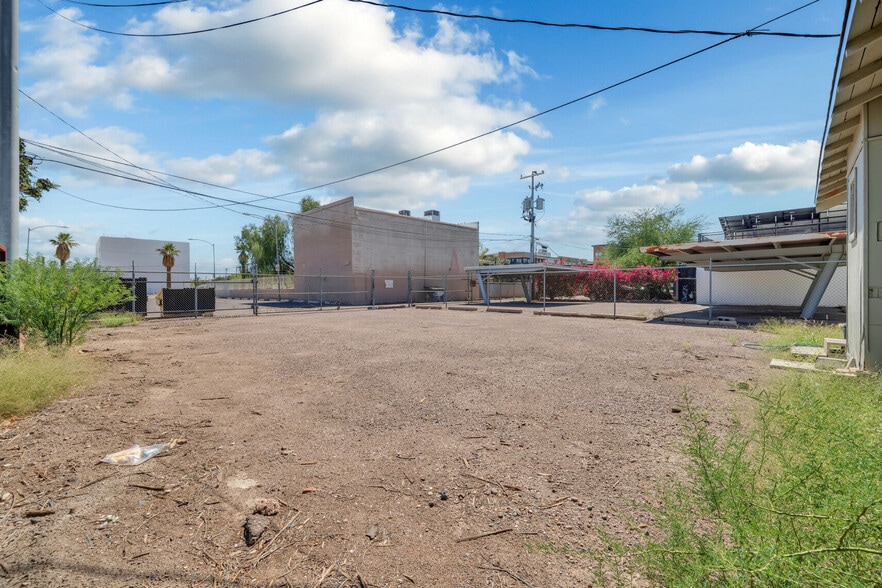 More Photos Of 1433 N 1st St, Phoenix General Retail For Lease