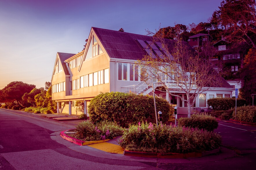 More Photos Of 900 Bridgeway, Sausalito Medical For Sale