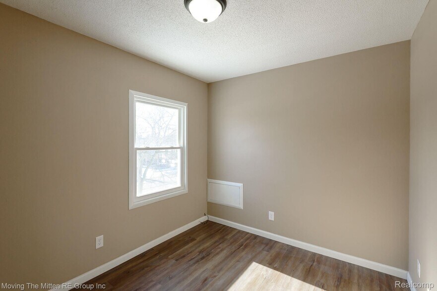 More Photos Of 230 Almyra Ave, Monroe Apartments For Sale