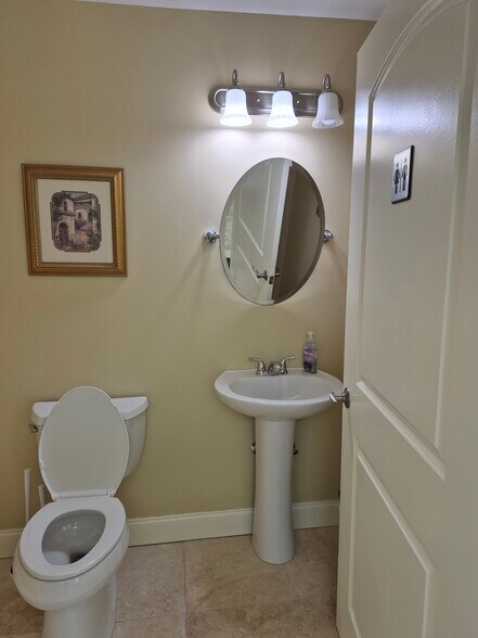 More Photos Of 1625 Colonial Blvd, Fort Myers Medical For Sale