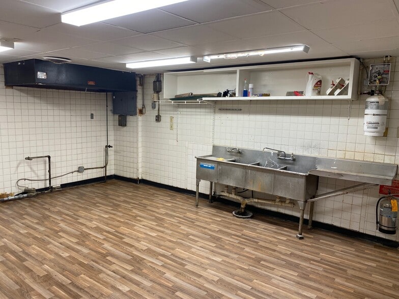 More Photos Of 1721 N King St, Hampton Daycare Center For Lease
