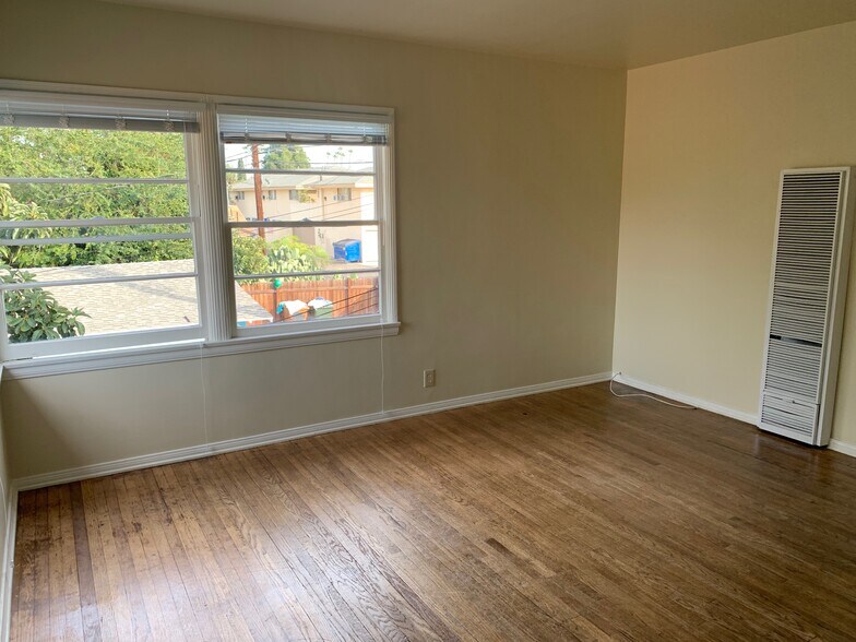 More Photos Of 302-304 E Wilhelmina St, Anaheim Apartments For Sale