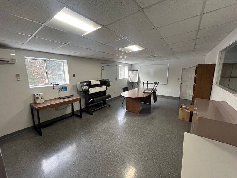 More Photos Of 19 Pomerleau St, Biddeford Industrial For Lease