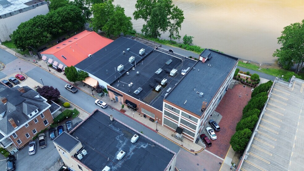 More Photos Of 50 Clay St, Morgantown Office Residential For Lease