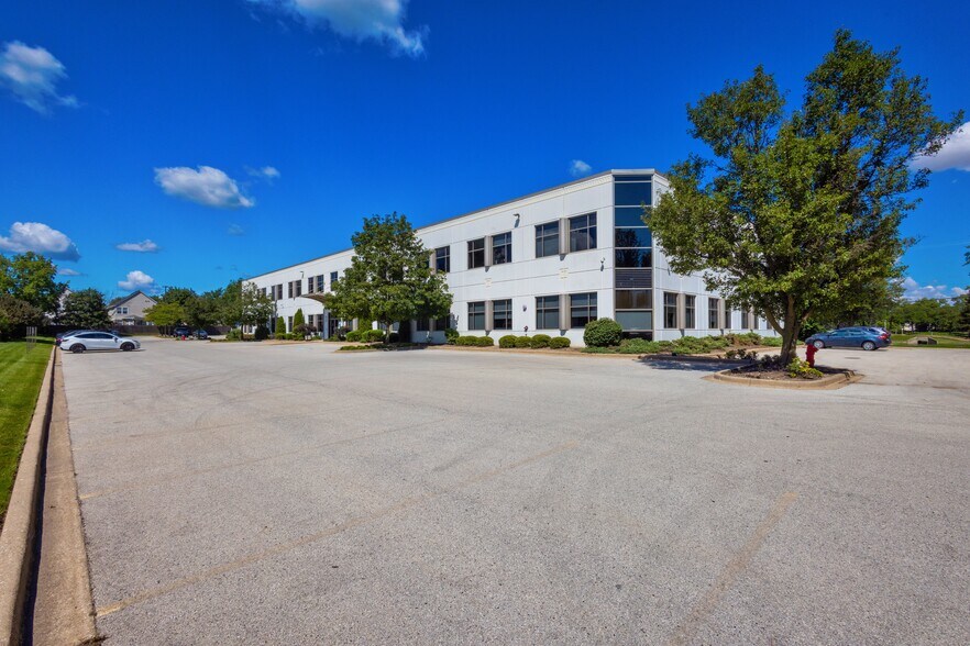 More Photos Of 2400 S Wolf Rd, Westchester Office For Sale