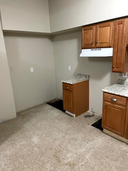 More Photos Of 205 1st St NW, Hampton Apartments For Sale