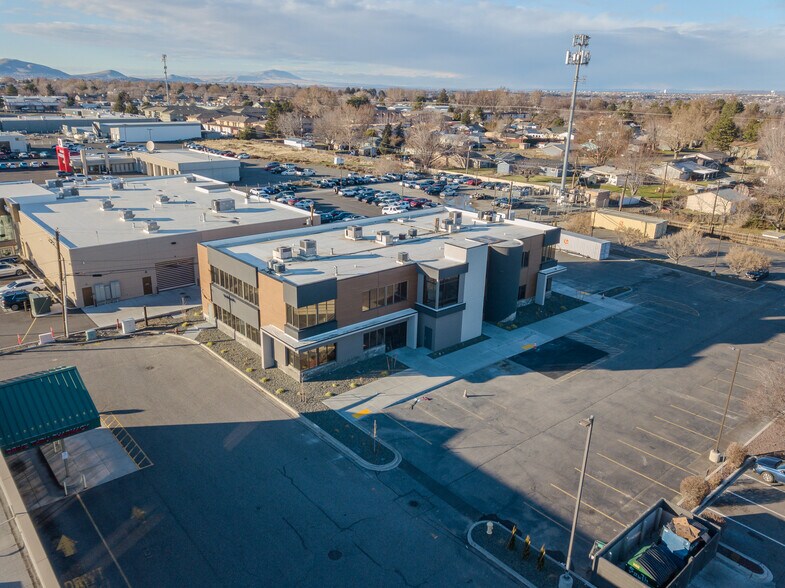 More Photos Of 2810 W Clearwater Rd, Kennewick Office For Lease