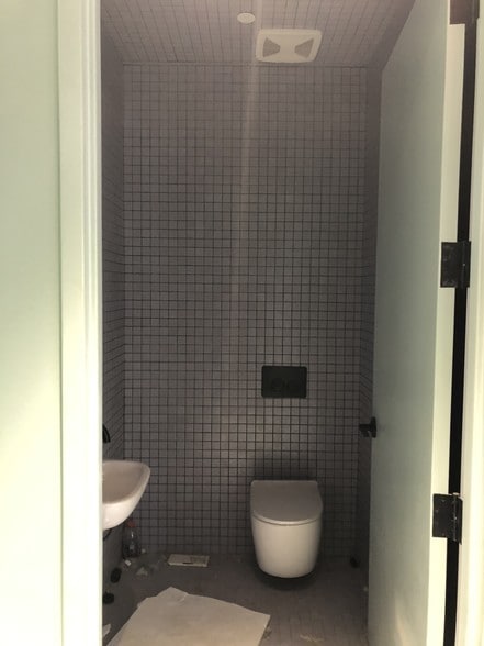 More Photos Of 839 Broadway, Brooklyn Freestanding For Lease