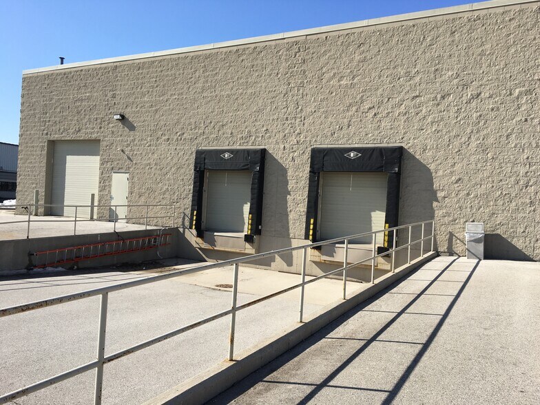 More Photos Of 4505-4515 S Taylor Dr, Sheboygan Flex For Sale