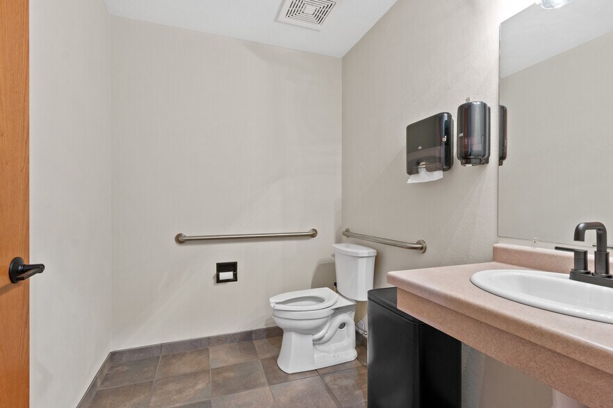 More Photos Of 3210 Post Rd, Stevens Point Office For Lease