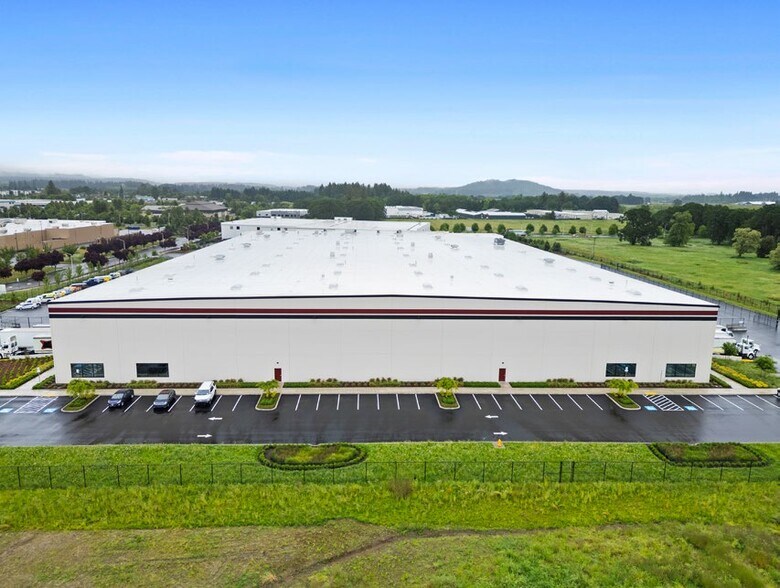 More Photos Of 14303 NE 63rd St, Vancouver Distribution For Lease