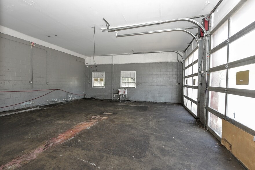 More Photos Of 1061-1065 Main Ave, Clifton Auto Repair For Sale