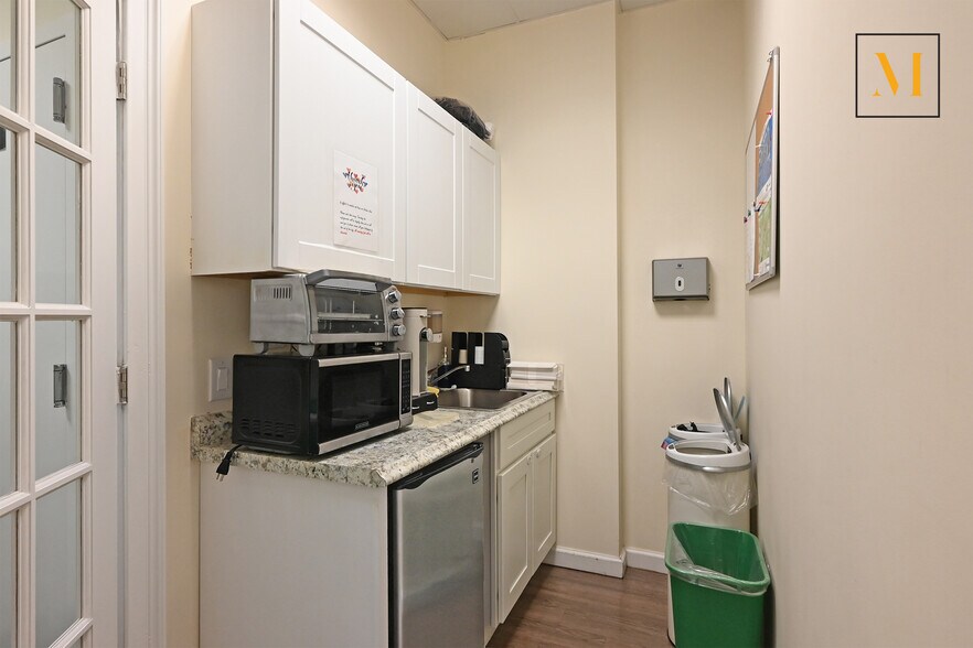 More Photos Of 37-34 29th St, Long Island City Apartments For Lease