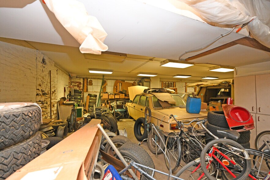 More Photos Of 2025 Dunlap St, Cincinnati Light Manufacturing For Sale