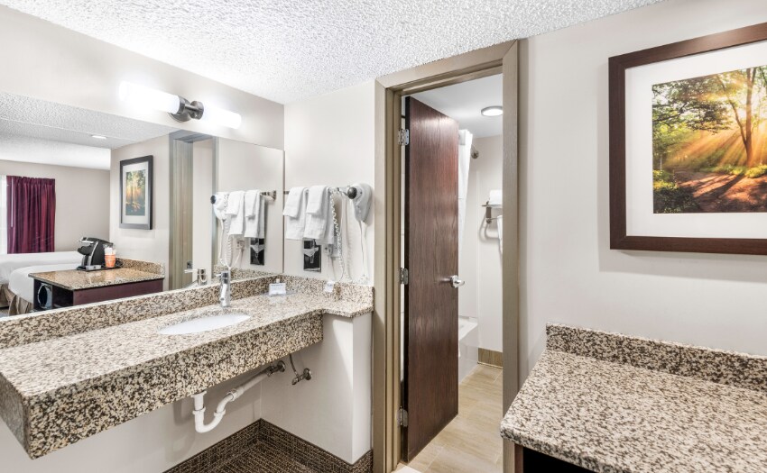 More Photos Of 265 33rd Ave, Columbus Hotel For Sale