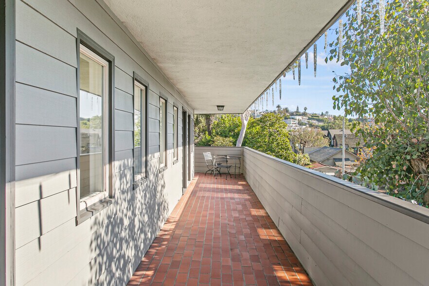 More Photos Of 410 Broadway St, Laguna Beach Office For Sale