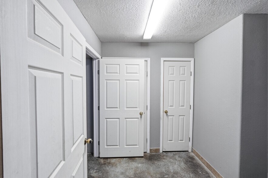 More Photos Of 606 Romero St, Belen Flex For Sale