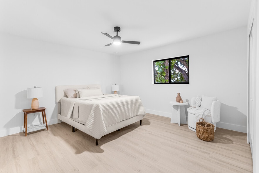 More Photos Of 2616 Lakeview Dr, Naples Apartments For Sale