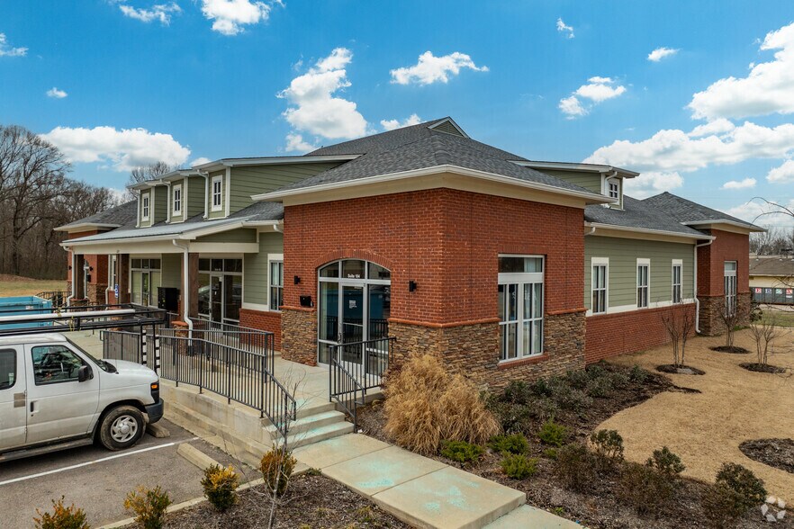More Photos Of 6245 Greenlee St, Arlington Office For Sale