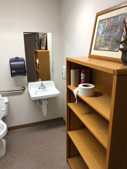 More Photos Of 506-508 Houston Ave NW, Live Oak Office For Sale