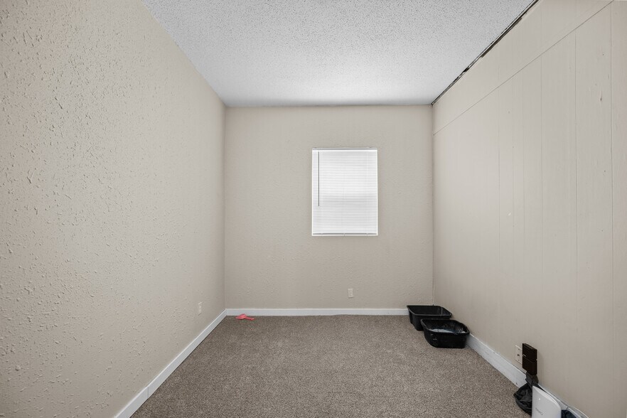 More Photos Of 2734 Bridge Ave, Davenport Multifamily For Sale