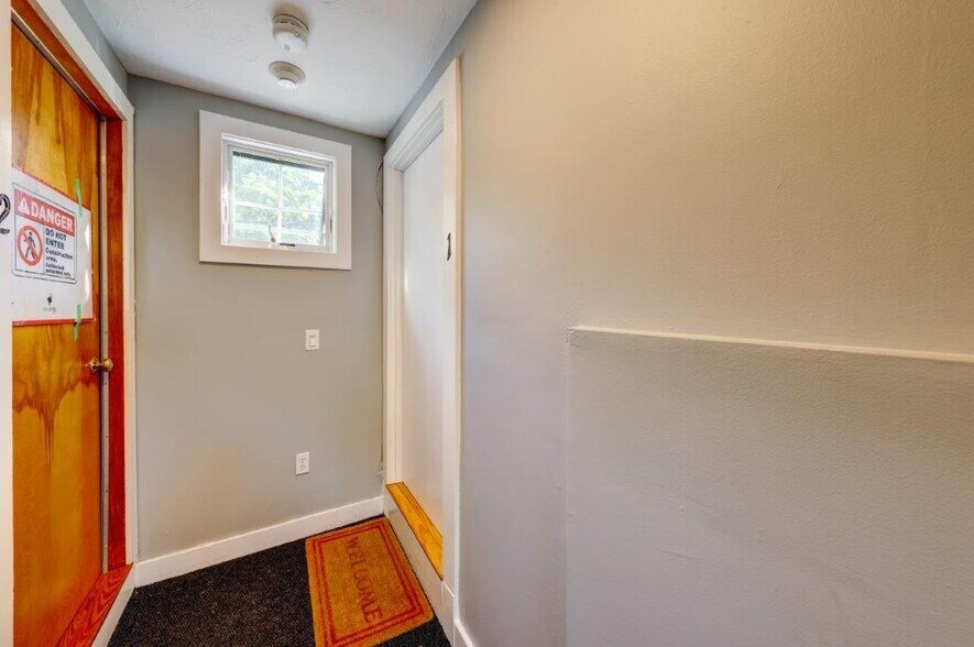 More Photos Of 313 Main St, Wellfleet Storefront Retail Residential For Sale