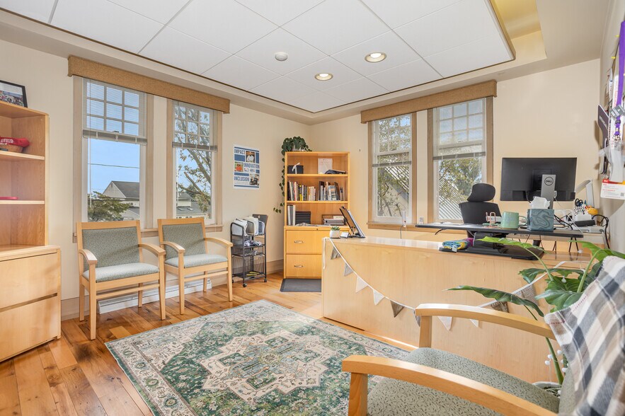 More Photos Of 1910 Harrington Dr, Lancaster Office For Sale