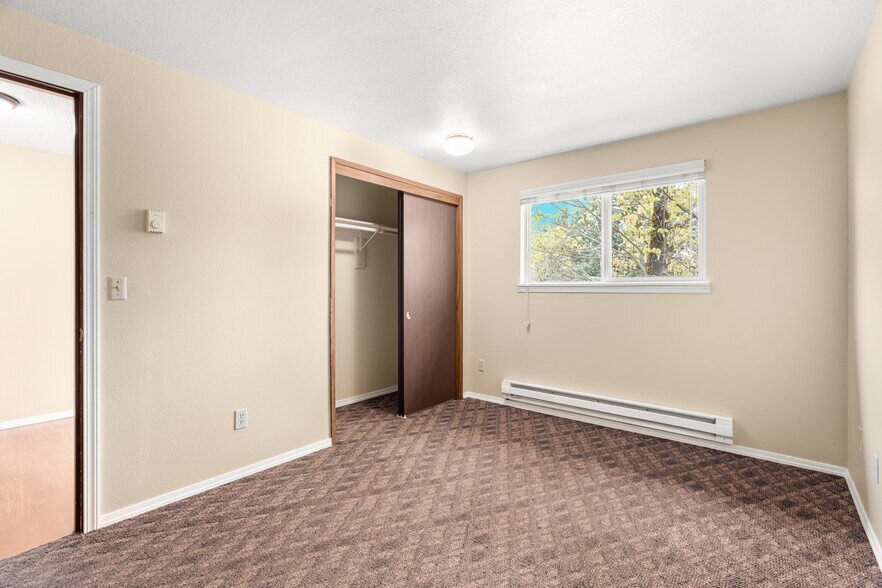 More Photos Of 430 Metzler St, Molalla Apartments For Sale